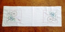 Embroidered Linen Table Runner With Lace Trim Spinning Wheel Floral Design Vtg