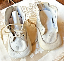 Vintage Baby or Doll white soft leather Shoes 1940's - 1950's