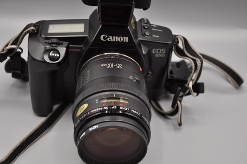 Canon EOS 650 35mm SLR Analog camera w/extra lenses, flash, bag - Picture 3 of 10