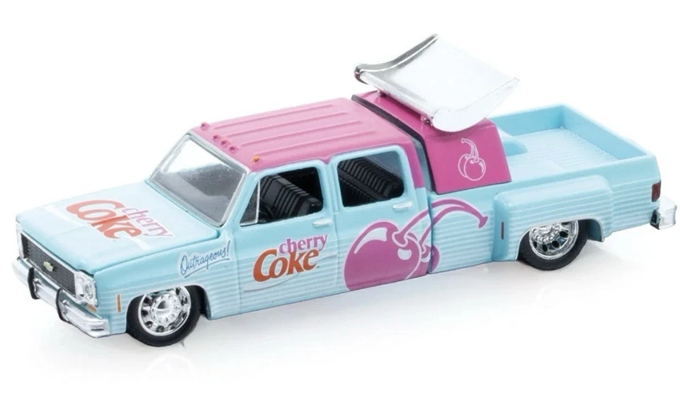 M2 MACHINES ‘73 CHEVY CHEYENNE SUPER 30 DUALLY & 85 CHEVY CAMARO IROC-Z HAULERS - Image 3 of 4