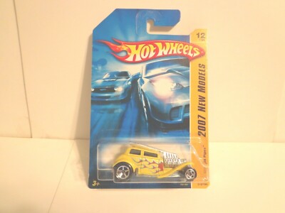 2007 Hot Wheels New Models Straight Pipes YELLOW & RED  W/ Case (2)