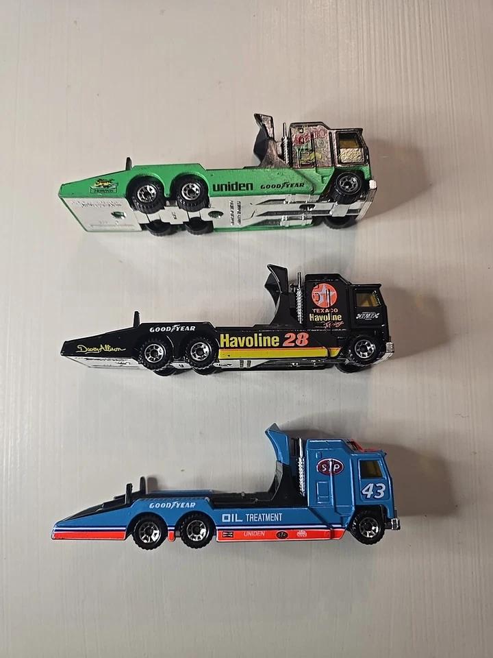 Лот из 3 1983 Matchbox Kenworth Racing Transporter Petty STP 43 Havoline Mello - Изображение 3 из 4