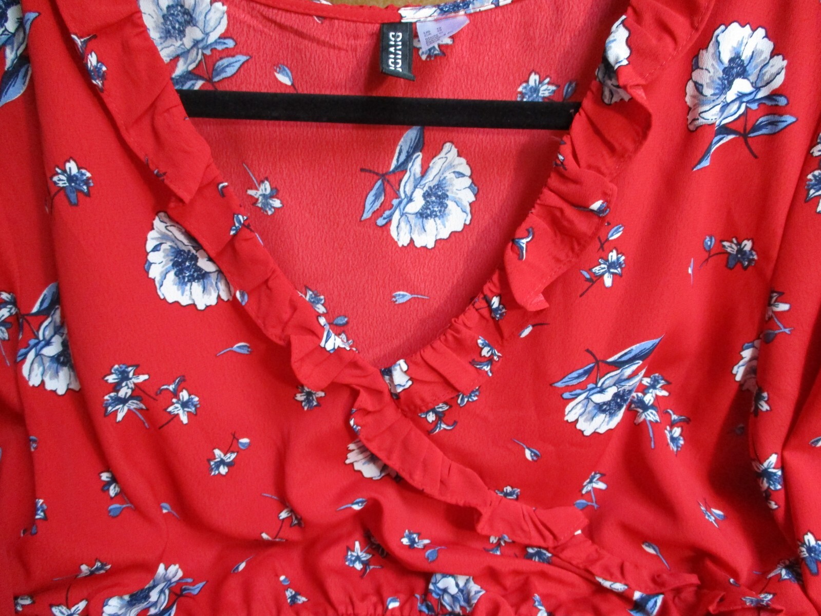 Divided by H&M Red Floral Boho Peasant Long Sleeve Ruffle Surplice Top -12