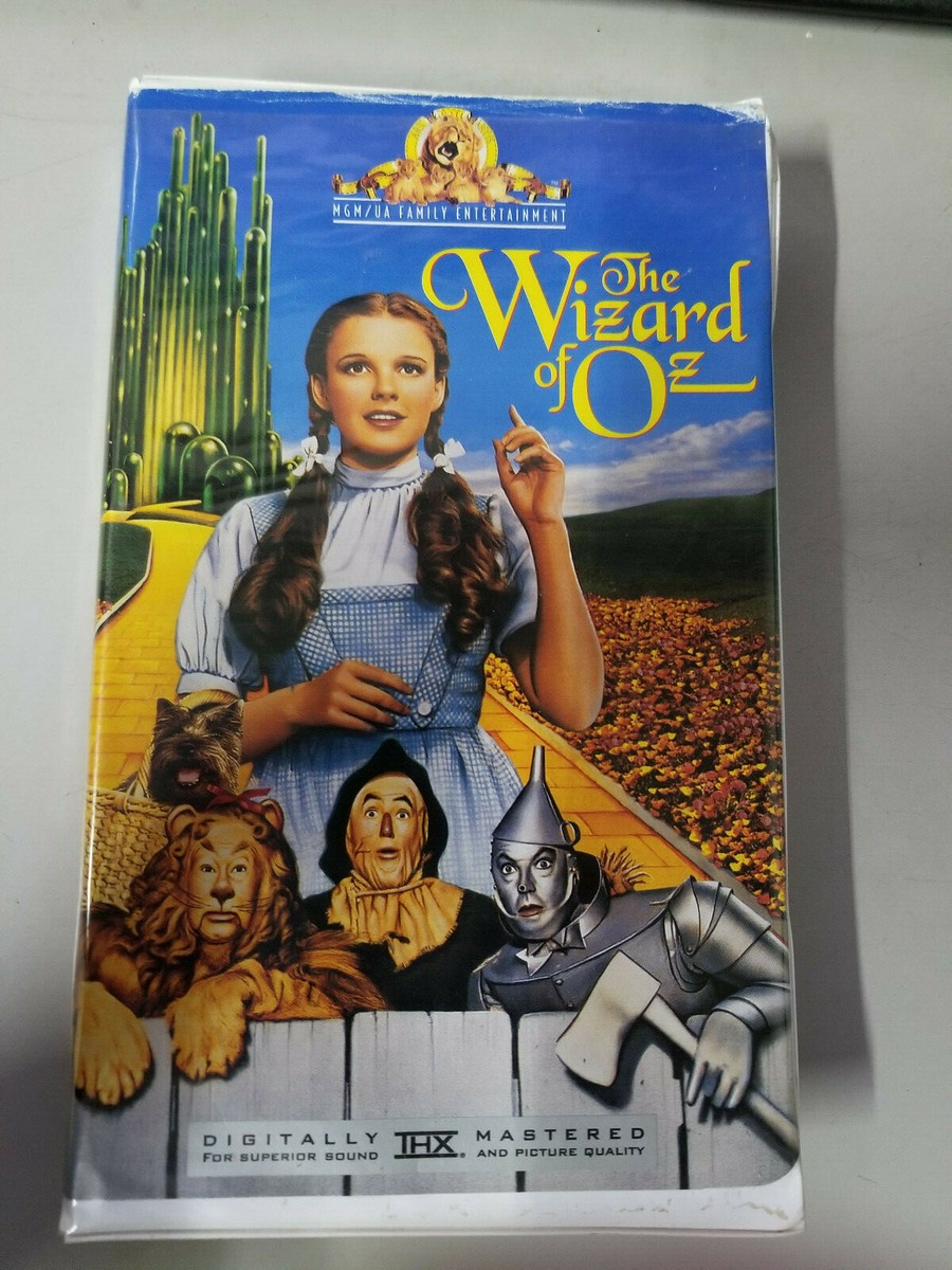wizard of oz vhs tape MGM/UA Family Entertainment Clamshell
