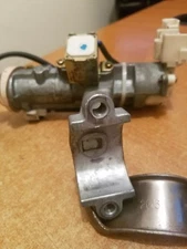 95 to 04 Toyota Tacoma 96-02 4Runner Ignition Switch W 2 Key 45020-35-9 Auto A/T