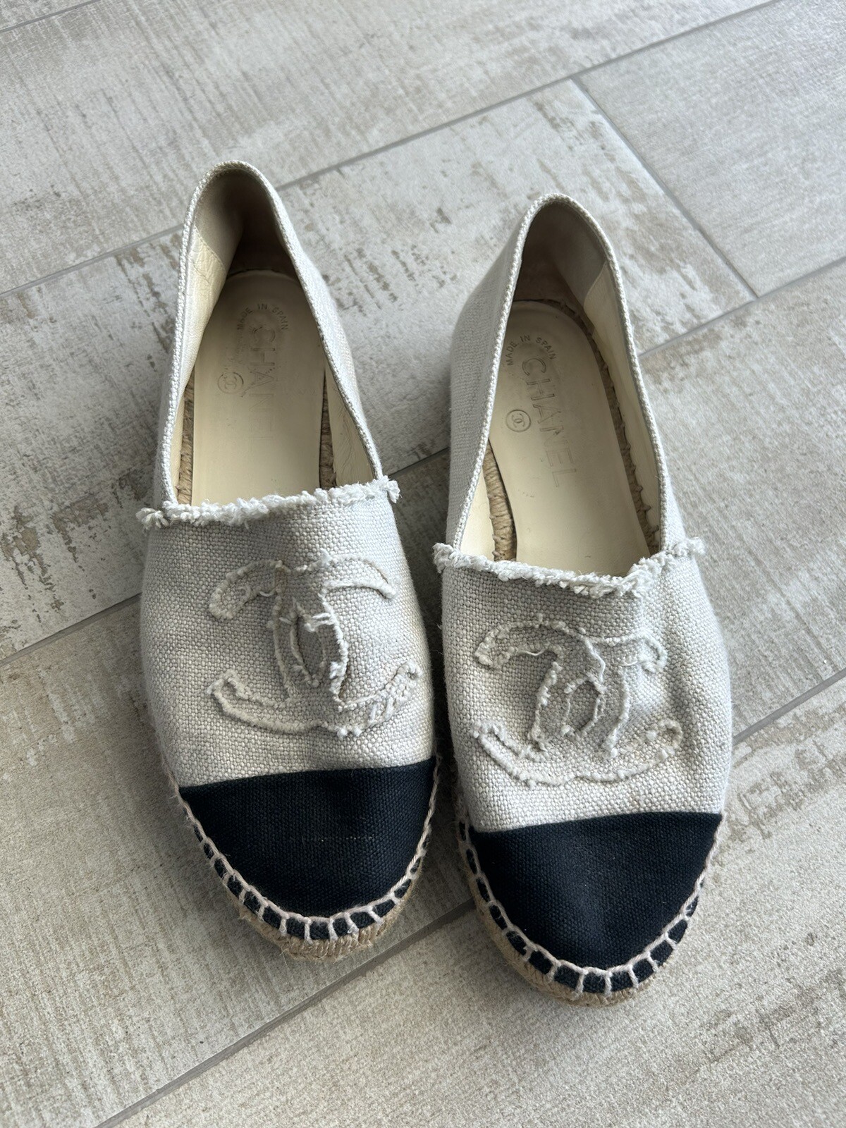 Chanel Beige Black Canvas Cap Toe Espadrilles Slide Slip On Shoes