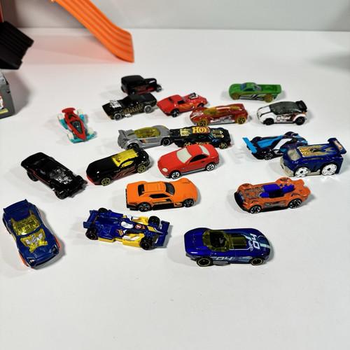 Hot Wheels Bundle City Cobra Smashing Triceratops Race Case Cars - Bild 5 von 18