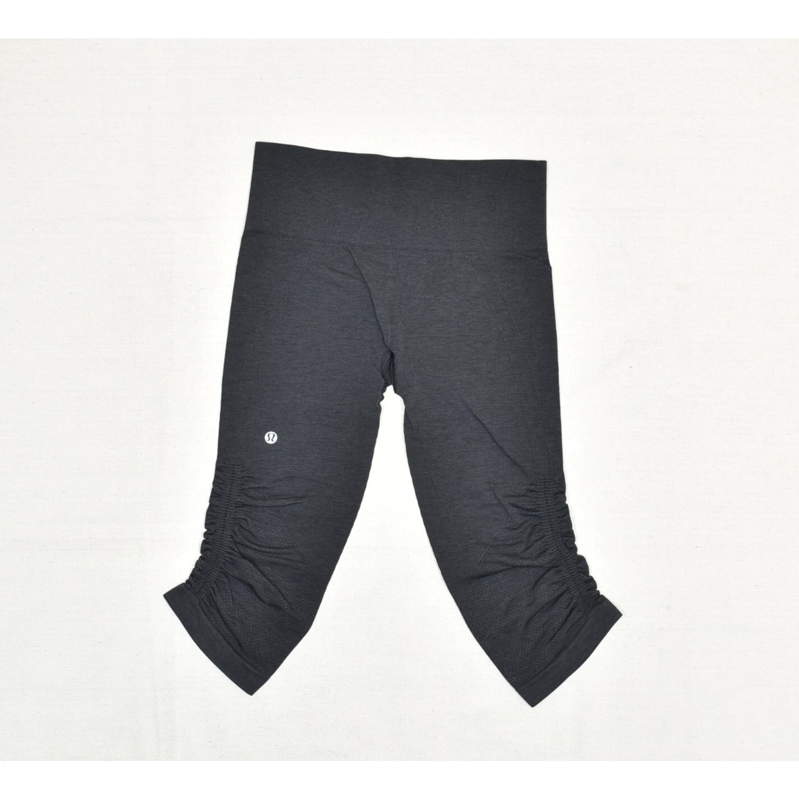 Lululemon Women's Pull On Capri Legging Solid Gym Polyester Black Size 4