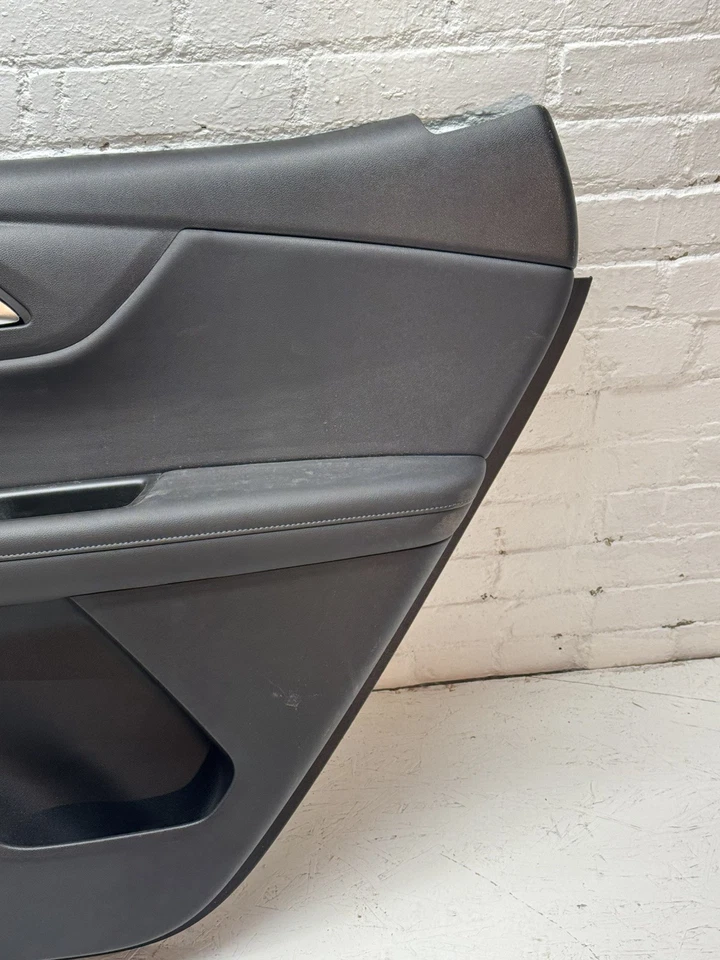 Chevrolet Blazer 2019-2023 cubierta de moldura de panel de puerta lateral trasera derecha 84997647 OEM Foto 3 de 4