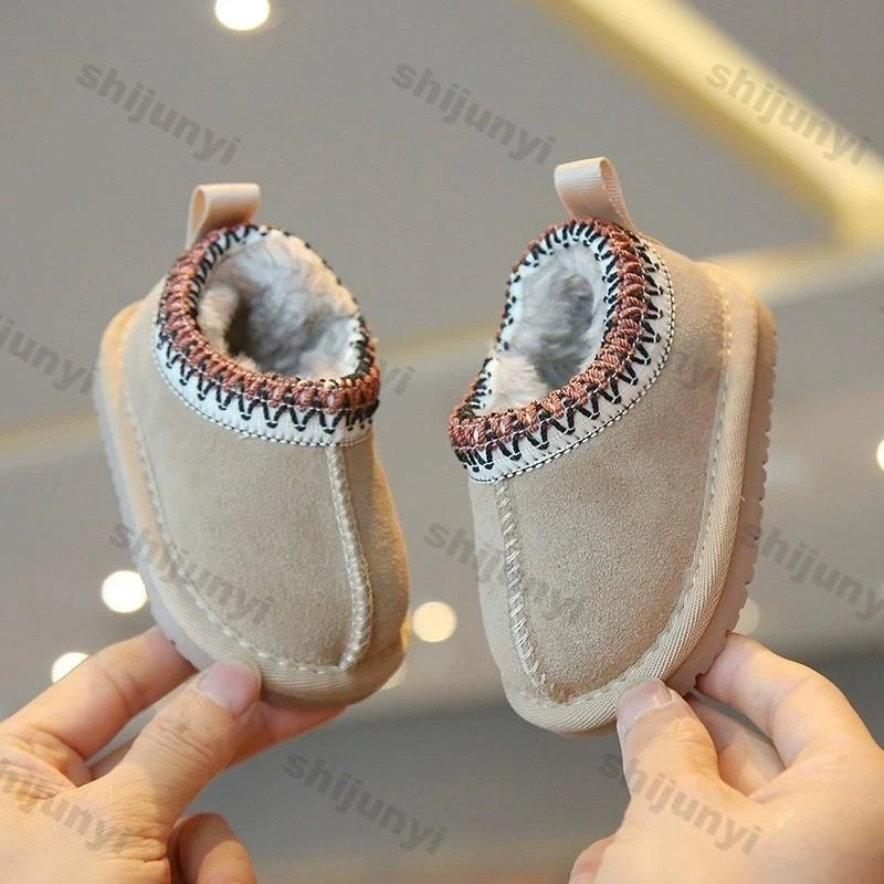 2025 Bebé Invierno Cálido Botas de Nieve Suave Antideslizante Algodón Zapatos Planos para Niños Foto 2 de 4