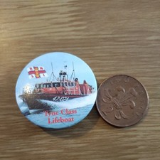 Tyne Class Lifeboat Metal Pin BADGE Collectable 