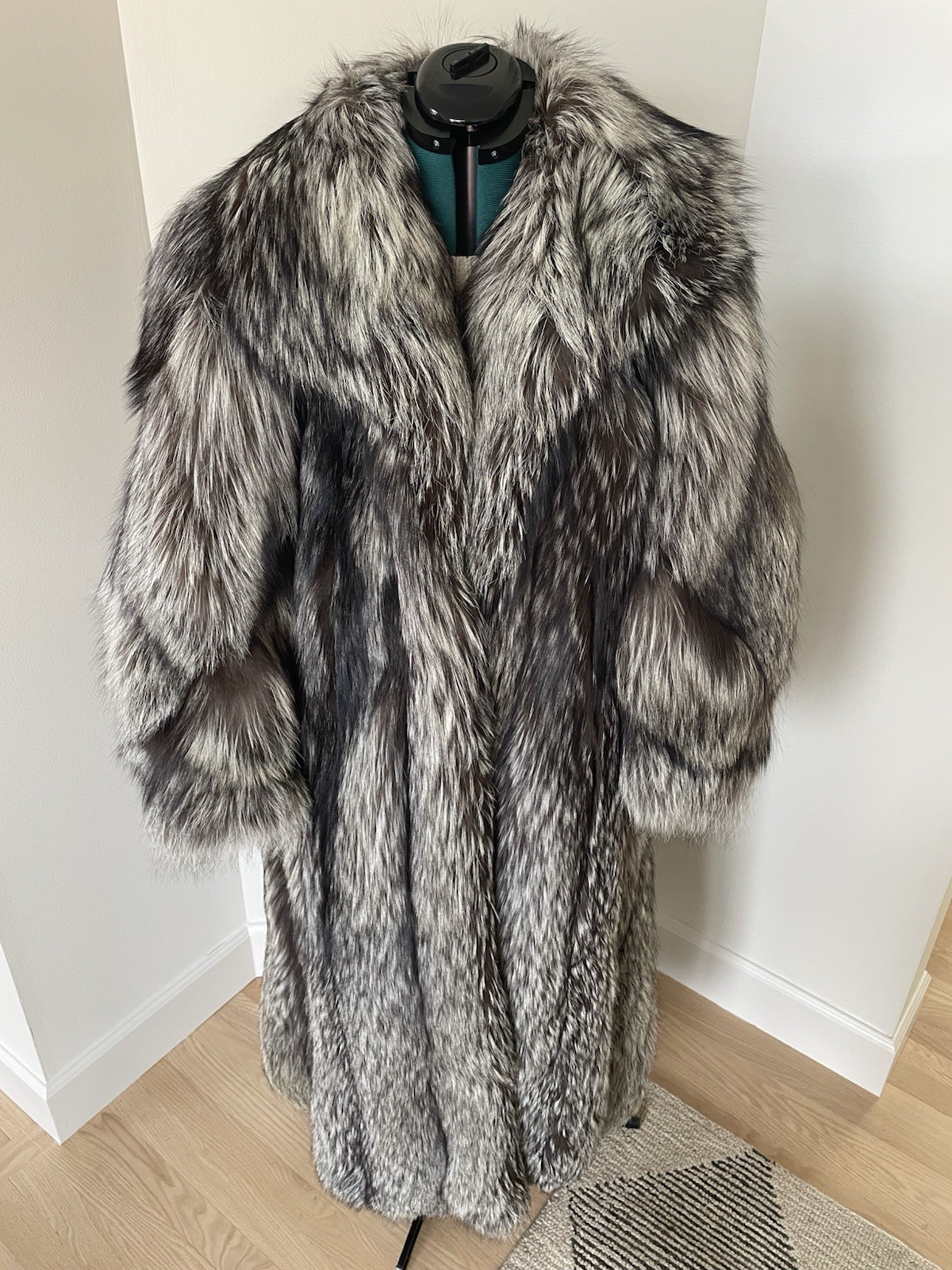 Dramatic Full-Length Silver Fox Bat Wing Coat – 5… - image 1