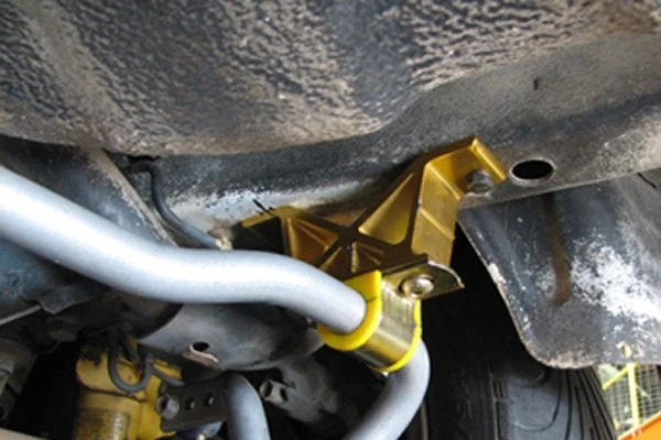 For Subaru Impreza 1993-2007 Whiteline KBR21-22 Rear Sway Bar Mount Bracket Kit - Image 3 of 4