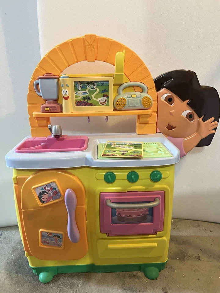 Dora the explorer talking Kitchen Vintage works! - Image 2 of 4