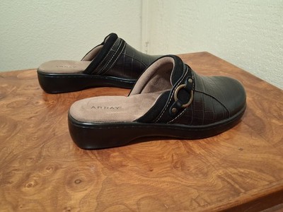 ARRAY Lyric Women's Leather Mule Clogs. Size 9 WW. Black.