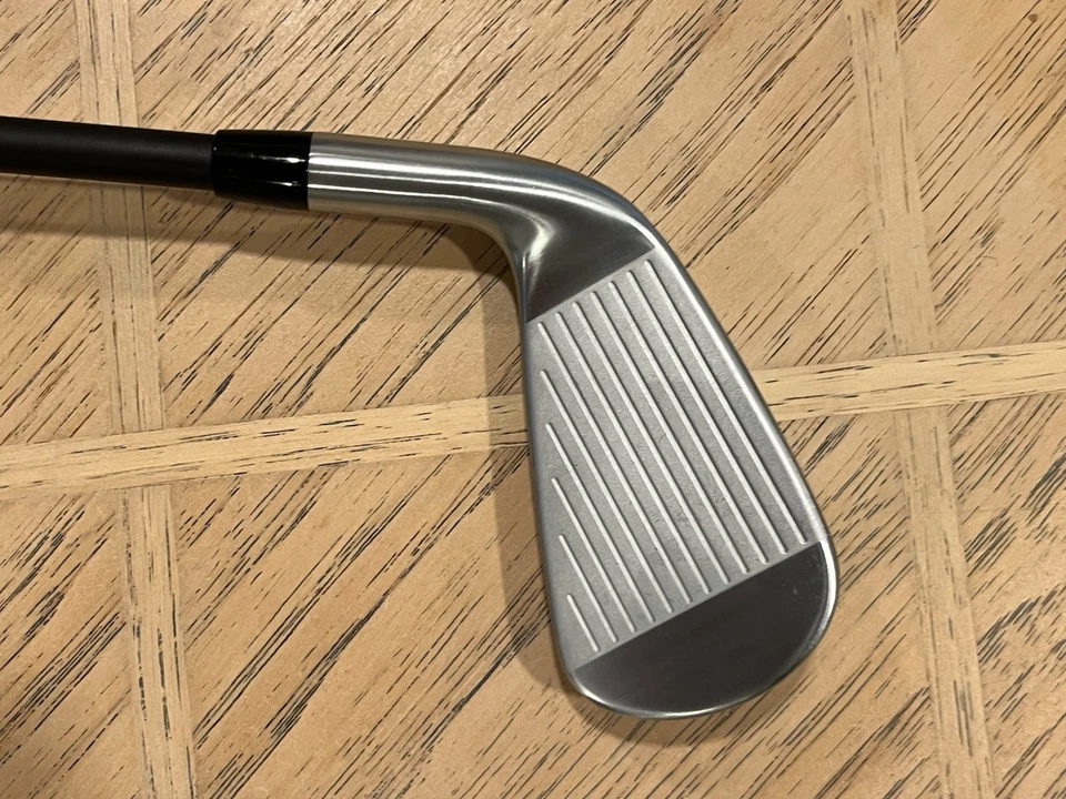 Titleist U505 4 Iron Hzrdus Black Gen 5 6.5 90g Iomic Grip - Image 2 of 4