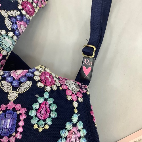 Victoria's Secret Dream Angels Bejewelled Blue Embroidery Push Up Bra - 32D BNWT - Picture 6 of 7