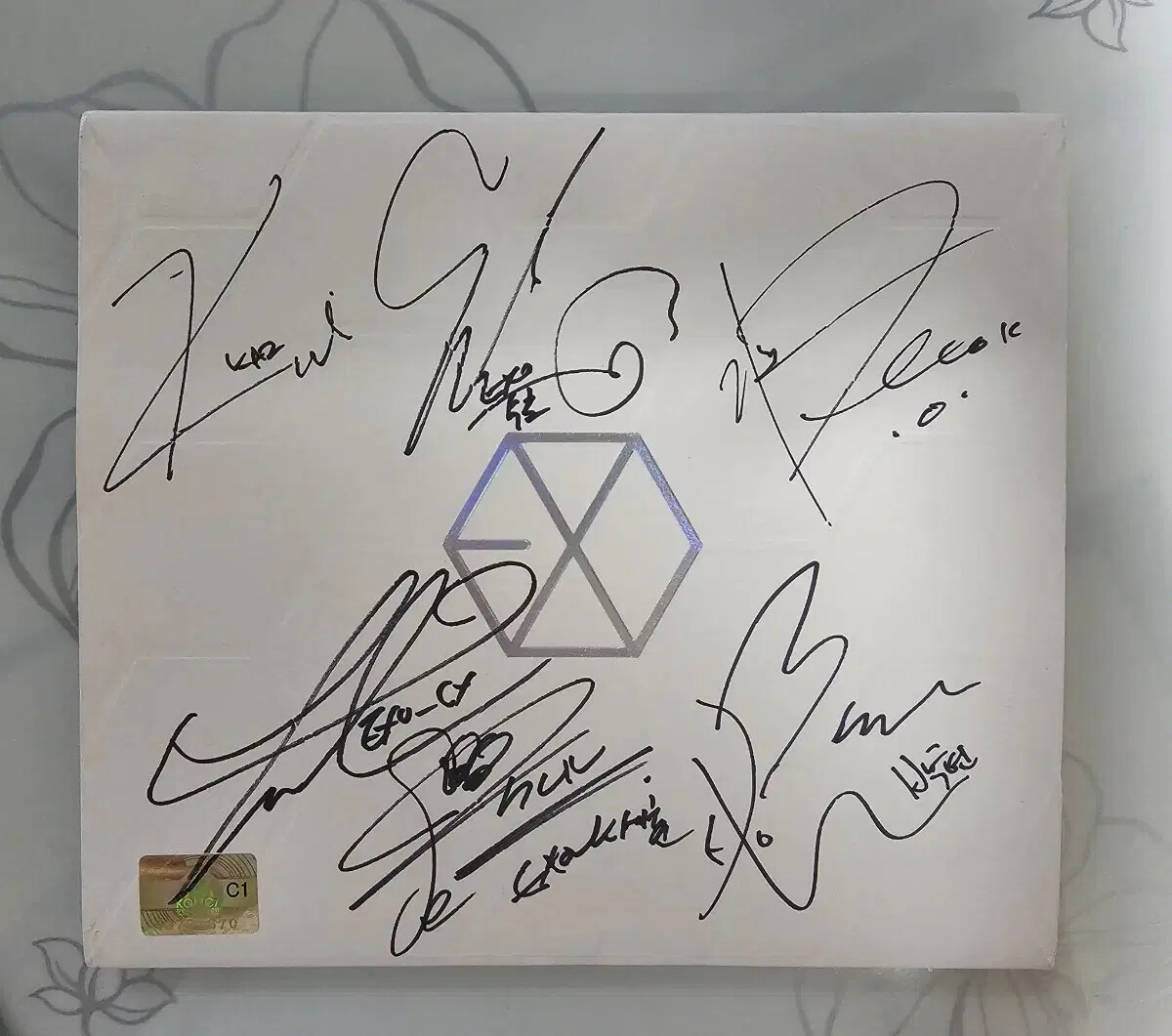 EXO] Autographed Album Autographed [MAMA Signed Album] EXO