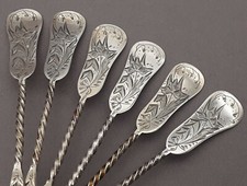 6 antike Kaffeel&ouml;ffel Teel&ouml;ffel floral Silber vergoldet gedrehter Griff (ABP)