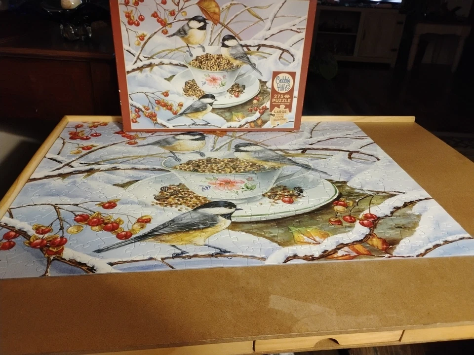 Rompecabezas Cobble Hill Chickadee Tea 275, Jane Maday con piezas extra grandes-completo Foto 2 de 4