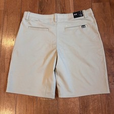 NWT Boys Under Armour Golf Chino Shorts Tan 100 Polyester YXL / 9" ins