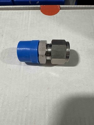Ham-Let 768L-SS-1/2x1/2, 1/2'' Compression X 1/2'' MNPT Connector, SS-810-1-8