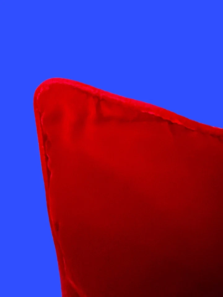 ralph lauren limited edition 20"x20" regal red velvet pillow gold bullion crown - Image 4 of 4