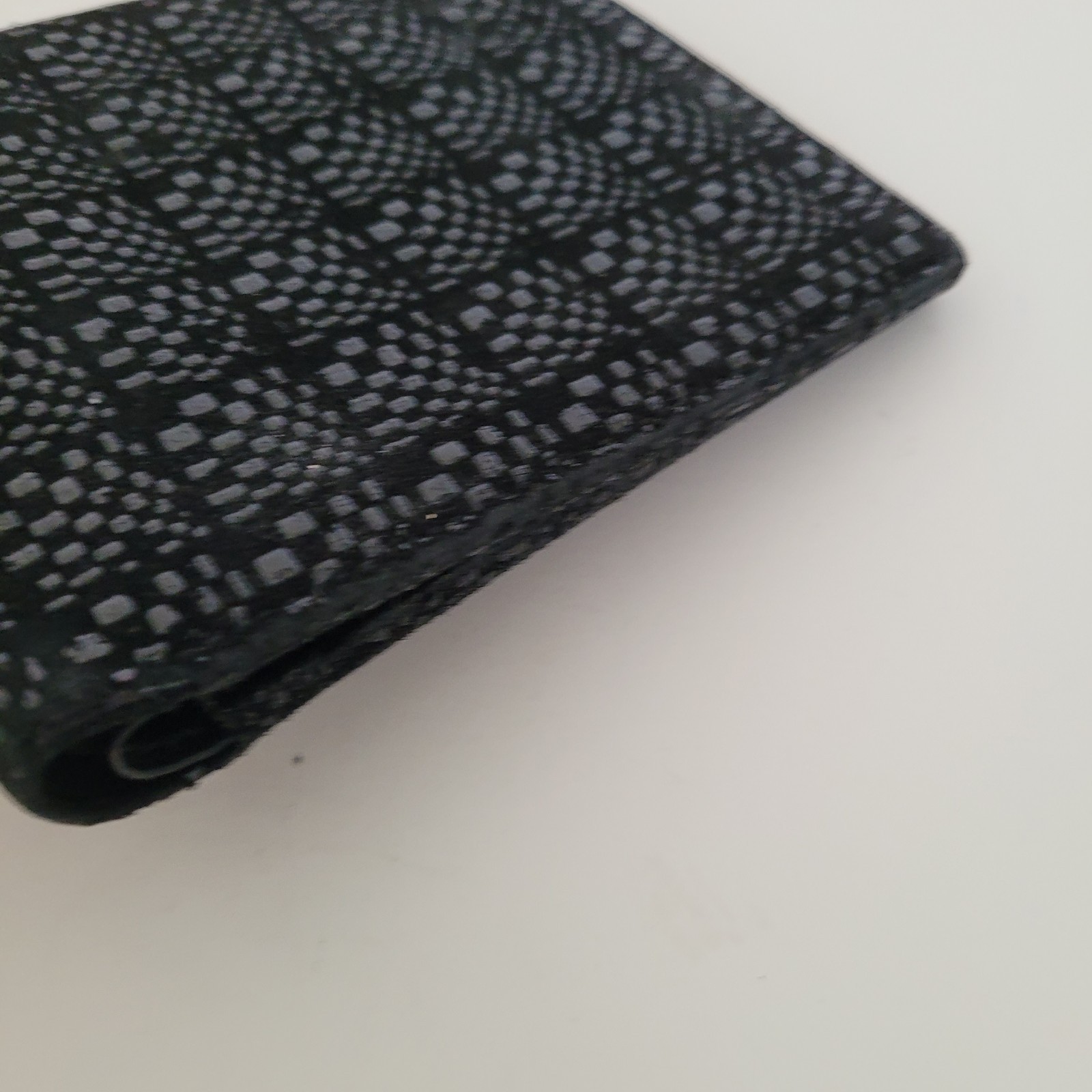 Inden-Ya Mens Bifold Wallet Black Leather Card Bill Coin Holder Compact Glam 