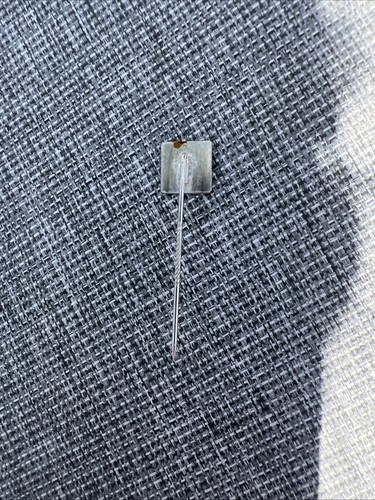 Vintage Ford Logo Emblem LWK Metal Automotive Lapel Hat Stick Pin RARE - Picture 4 of 4