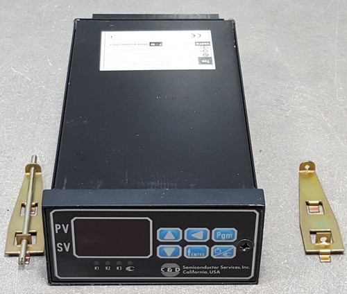 C&D Semiconductor Services, Inc. Regolatore di temperatura. Tipo SRM-48Q/10-040 - Foto 1 di 9