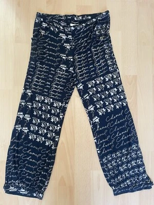 CHANEL. Pantalón 3/4 monograma logotipo CC. Muy buen estado. Tamaño 34. - Imagen 1 de 4