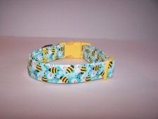 Wet Nose Designs Busy Bees Dog Collar Bumblebees on Blue  White Yellow Buckle