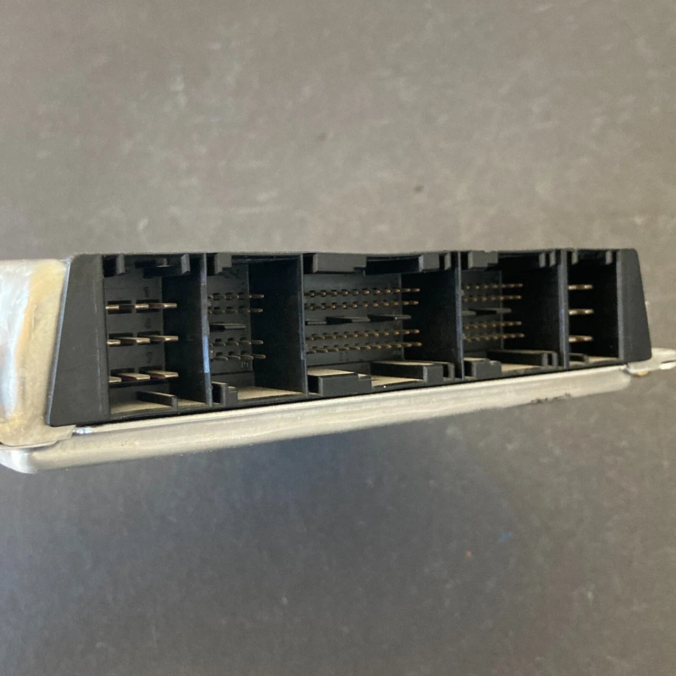 2001-2004 01-04 Mercedes-Benz SLK320 C320 ECU/PCM/ECM A1121531079/0261207574 Foto 4 de 4