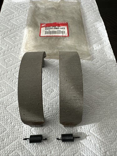 Honda REAR Brake Shoes and Springs #06430-HM8-003 - Foto 1 di 5