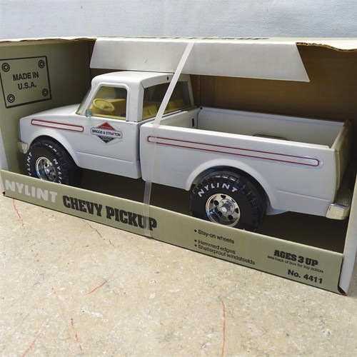 Vintage Nylint Chevy Pickup Truck In Box, 4411 Briggs & Stratton, Nice - Picture 2 of 11