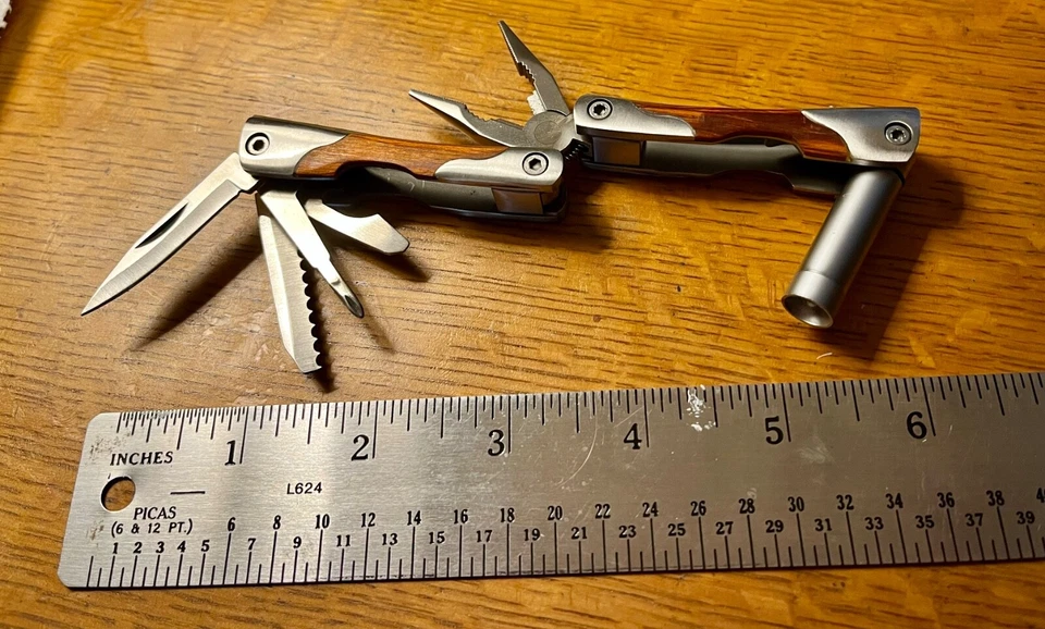 Sarge multi pocket 5 tool  & light belt case wood trim folding handles - Image 4 of 4