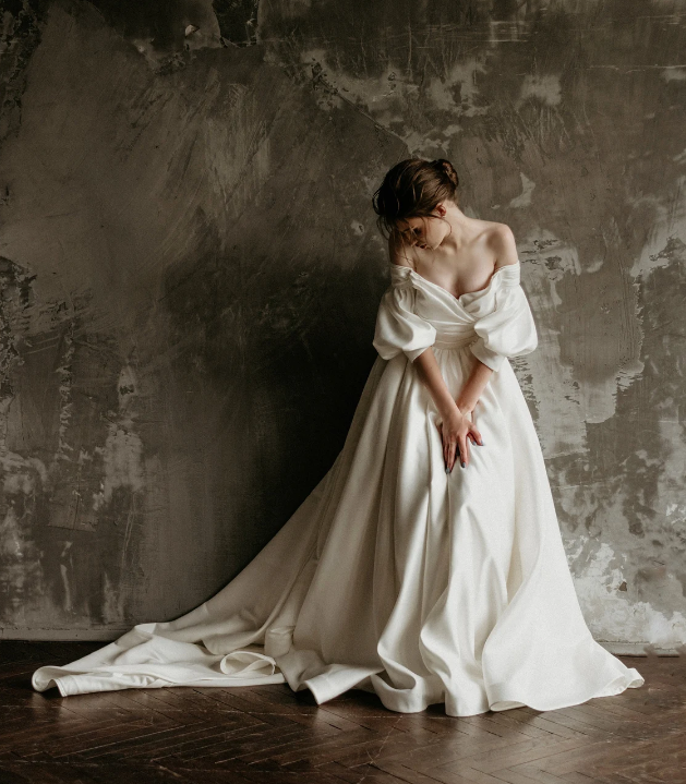 Elegant White Ivory Off the Shoulder Wedding Dresses Boho A Line Bridal Gowns Elegant White Ivory Off the Shoulder Wedding Dresses Boho A Line Bridal Gowns