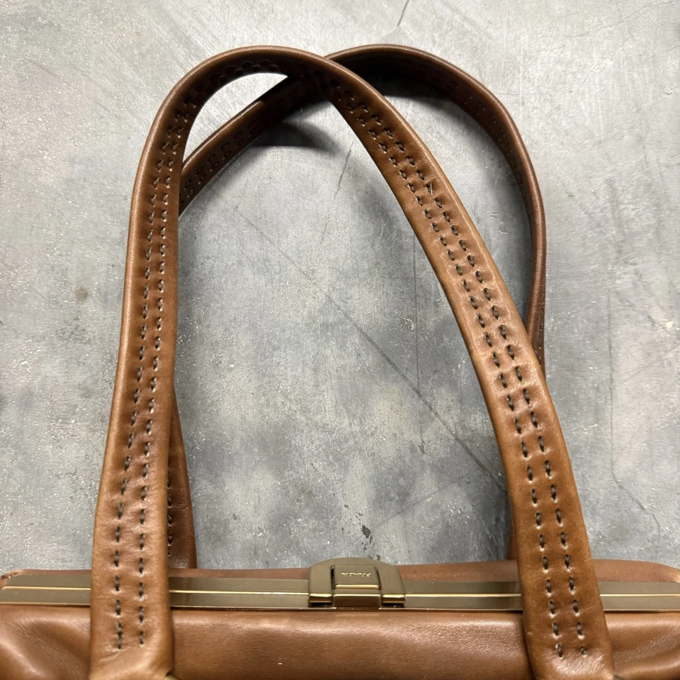 Bolso de cuero marrón vintage Prada bolos medicina Foto 2 de 4