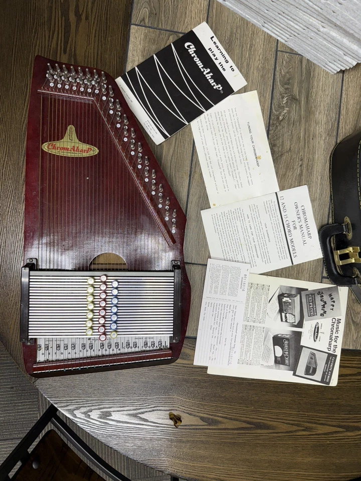 Vintage Chromaharp Autoharp in case Made in Japan - Image 4 of 4