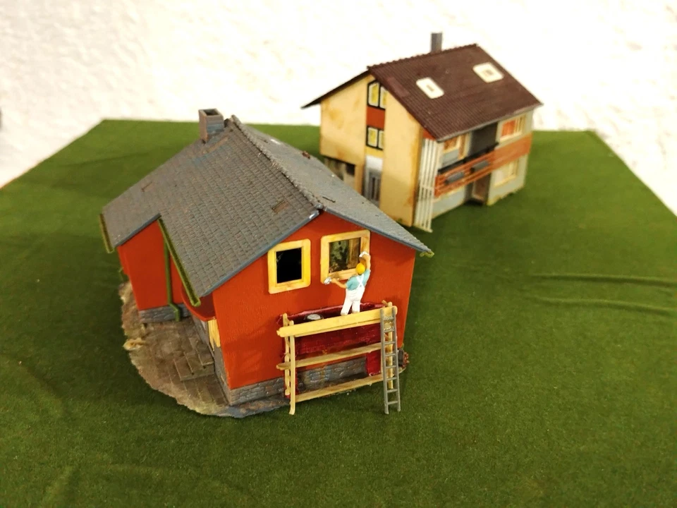 LOTTO 7 EDIFICI SCALA HO PLASTICO FERROVIARIO DIORAMA - Immagine 3 di 4