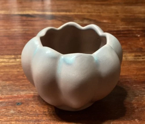 Van Briggs 3 Inch Vase, Dusty Rose, EUC