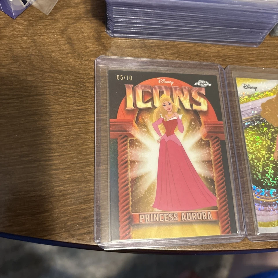 2025 Topps Chrome Disney Princess Aurora/Sleeping Beauty Disney Icons Black /10 - Image 2 of 4