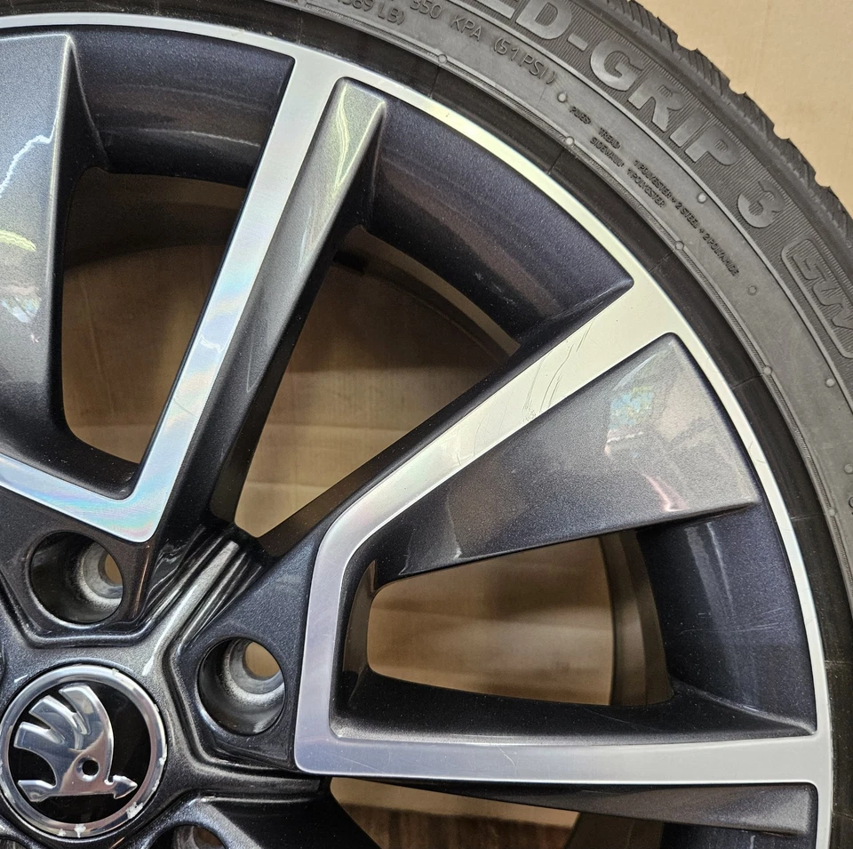 1 original Skoda Karoq Alufelge 7x18 ET45 Braga 57A601025L 57A601025D WR 215/50 - Bild 3 von 4