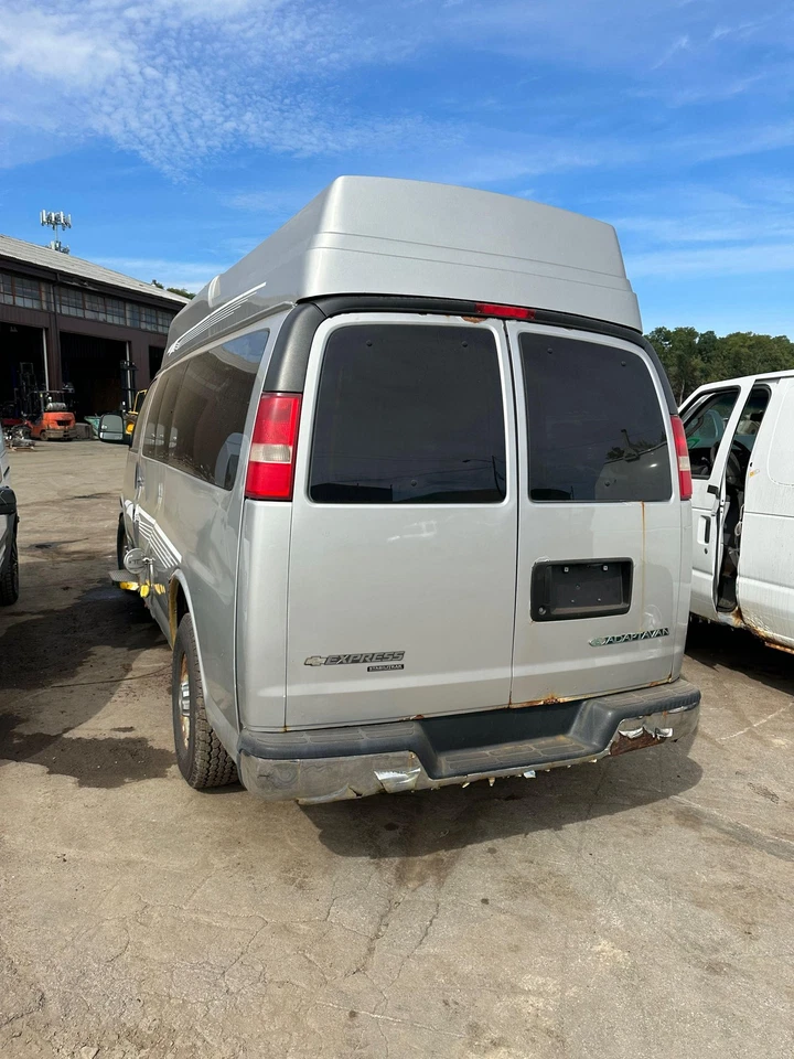 10 11 12 13 14 15 16 CHEVY EXPRESS 3500 Air Conditioning AC Compressor - Image 3 of 4