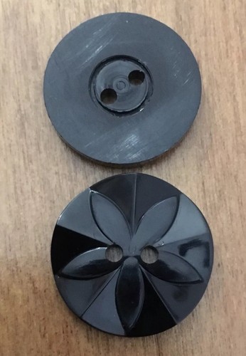Black Flower Button 2 Hole 23mm (36L) Pack Of 6 - Picture 3 of 3