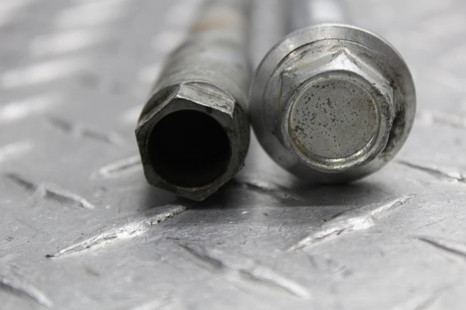 Yamaha Virago 535 XV535 1987 llantas delanteras/traseras ejes 2 GV-25381-00-00 Foto 3 de 4