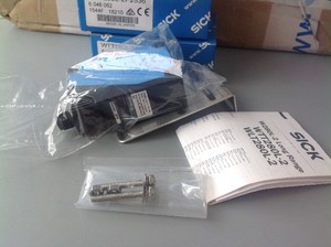 Sick WTT280L-2P2536 Photoelectric sensor New no factory box