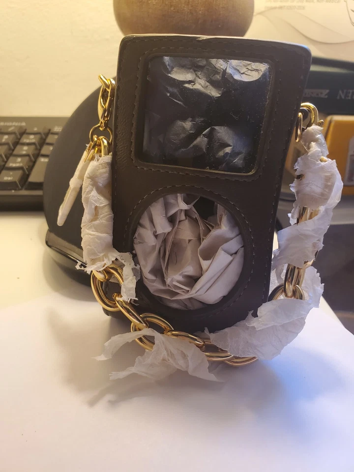 iPod Nano Case BCBG Maxazria Vintage - Image 2 of 4