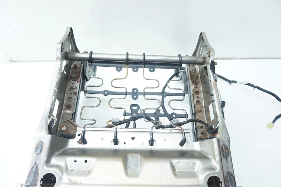 2016-2019 Nissan Titan XD OEM Right Front Seat Track Assembly - Image 3 of 4