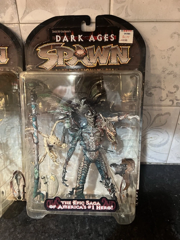 Figuras de acción SPAWN Dark Ages - The Spellcaster & Skull Queen - Juego de 2 Foto 3 de 4